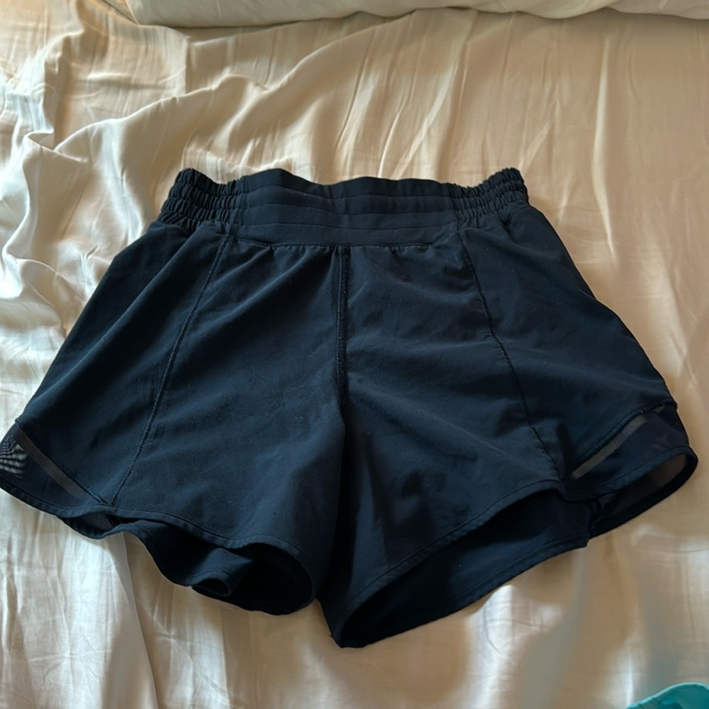 Lululemon hotty hot 4” navy blue shorts high rise